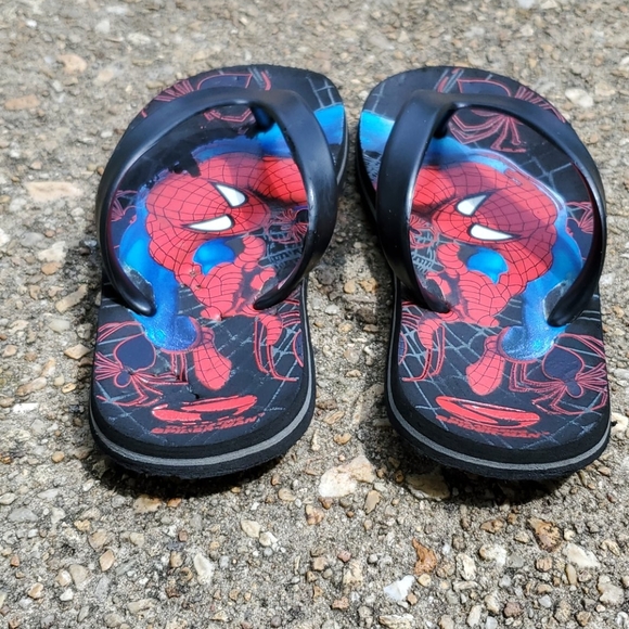 Spiderman flip flops size 8T - Picture 4 of 6